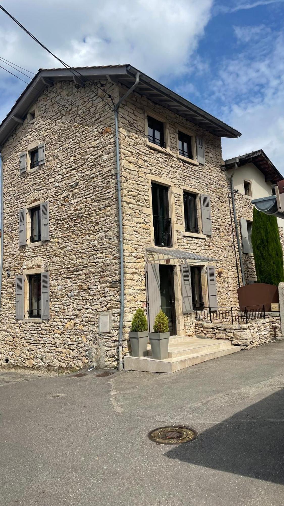 La Maison De Mounette L'Isle-d'Abeau Exterior photo